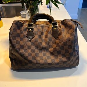 Louis Vuitton Damier Speedy 30.